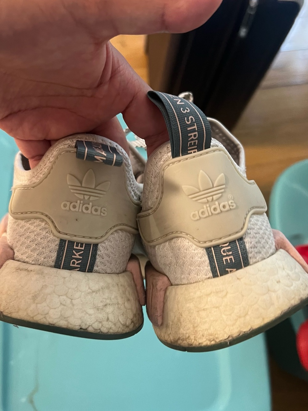 Adidas NMD R1 - Picture 2 of 4